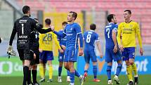 Fotbalisté Zlína (žluté dresy) se na Tipsport Malta Cupu 2023 v zápase místo utkali s Libercem.