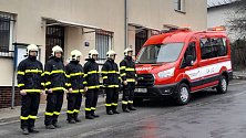 Minutu ticha drželi také hasiči před svými stanicemi napříč celým Zlínským krajem.