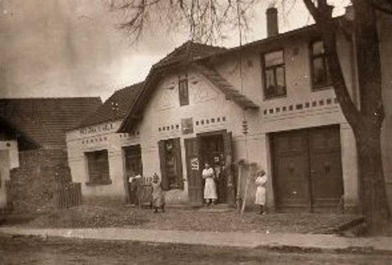 Halova pekárna kolem roku 1910.