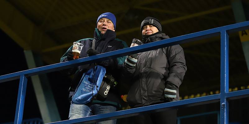 Fotbalisté Zlína (žluté dresy) v úvodním jarním zápase remizovali s Baníkem Ostrava.