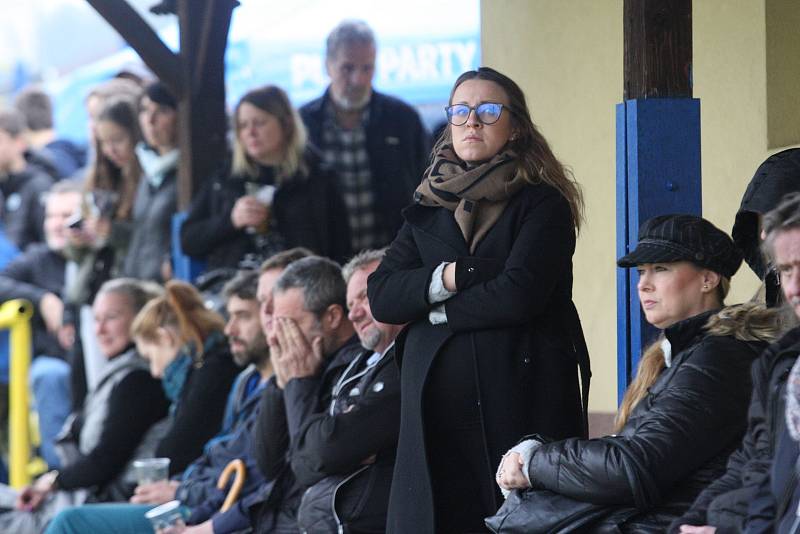 Fotbalisté Malenovic oslavili výročí devadesáti let od založení zápasem proti staré gardě Zlína. V sobotu navíc otevřeli novou tribunu.