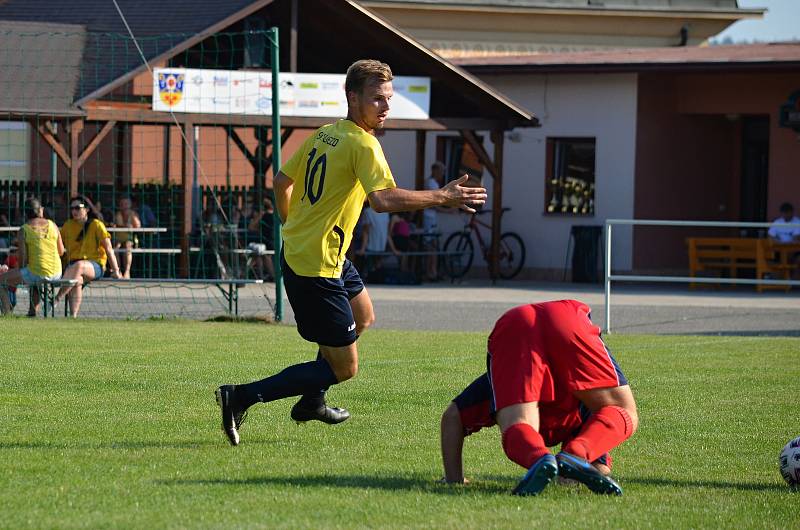 Na hřišti v Újezdu se o víkendu dohrála LIGA4, které se zúčastnily čtyři týmy ze Zlínska.