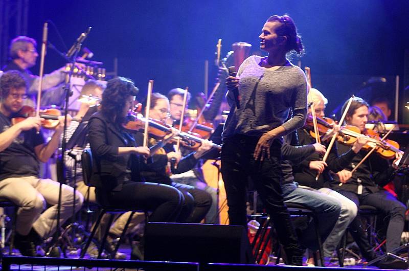 Rocksymphony 2015 filharmonie Bohuslava Martinů Marta Jandová a Jan Toužimský.  Generální zkouška.