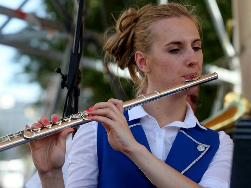 Mezinárodní festival dechových souborů FEDO 2012 ve Zlíně. Na snímku DO WOLSZTYN z Polska s mažoretkami.