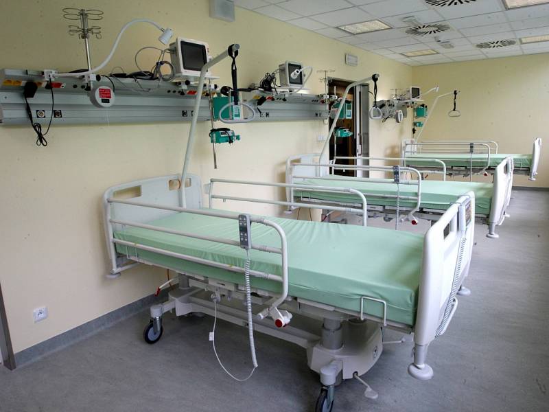 Třílůžkový pooperační pokoj v nemocnici Atlas