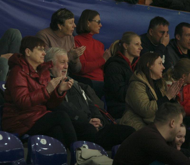 Interligové házenkářky Zlína (v modrém) v nedělním 14. kole doma díky zlepšené druhé půli porazily Kynžvart 23:20 a slaví druhé vítězství v řadě.