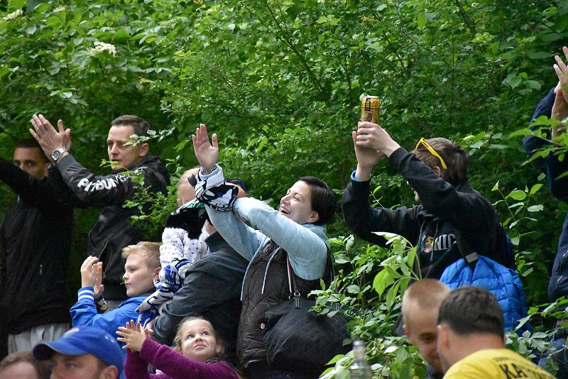 Fotbalový zápas první ligy mezi Zlínem a Ostravou - dění kolem stadionu