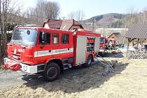 Pálení trávy opět způsobovalo v kraji požáry, hasiči vyjeli celkem šestkrát
