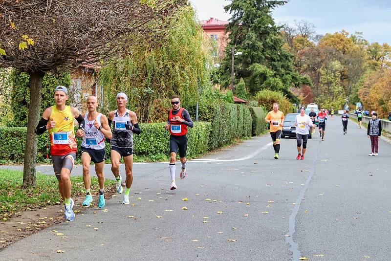 Atleti z TJ Jiskra Otrokovice ve spolupráci s rodinou Podmolíkových, kamarády a přáteli, v sobotu uspořádali 22. ročník Otrokovického půlmaratonu. Ten byl také Mistrovstvím Moravy a Slezska v půlmaratonu mužů a žen. Foto: pro Deník/Milan Mikšík