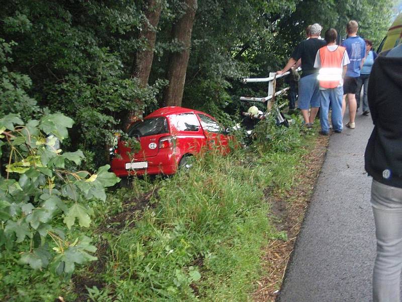 Havárie osobního auta zn. Toyota Yaris ve Valašských Kloboukách.