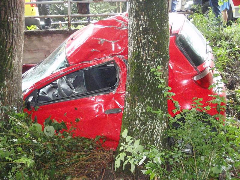 Havárie osobního auta zn. Toyota Yaris ve Valašských Kloboukách.