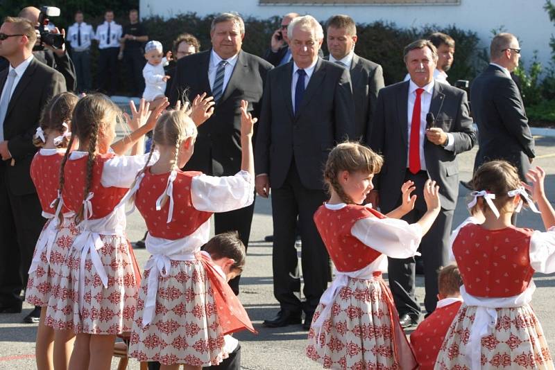 Návštěva prezidenta Miloše Zemana ve Zlínském kraji. Greiner Slušovice