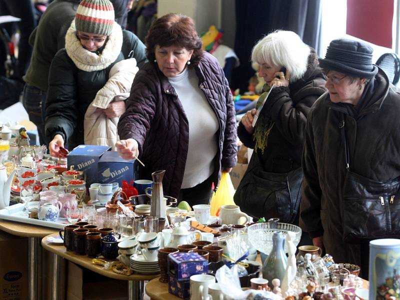 Třetí dobročinný bazar občanského sdružení naděje v Rock café ve Zlíně.  