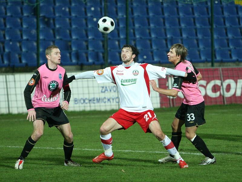 Fotbal Zlín (v bíločerveném) - Mladá Boleslav.