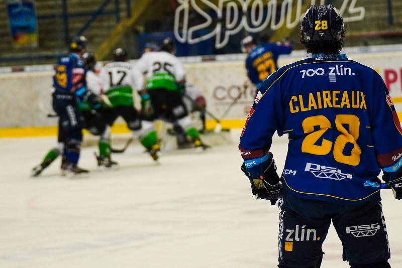 Hokejisté Zlína (modré dresy) ve 42. kole Tipspor extraligy na Zimním stadionu Luďka Čajky vyzvali Mladou Boleslav.