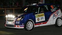 Úvodní noční městskou rychlostní zkoušku ve Zlíně vyhrál Holanďan Kevin Abbring na voze Peugeot 208 T16.