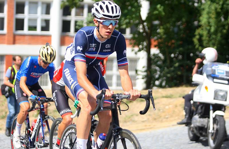Zlín o víkendu hostil mistrovství Evropy v silniční cyklistice juniorů a závodníků do třiadvaceti let. V neděli se uskutečnil závod s hromadným startem juniorů a mužů.