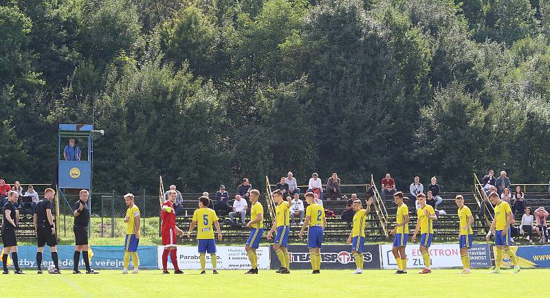 Fotbalisté Zlína B (žluté dresy) v 5. kole MSFL přehráli Znojmo 4:0. Foto: Jan Zahnaš