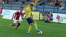 Fotbalisté Zlína (žluté dresy) v 6. kole FORTUNA:LIGY zdolali poslední Pardubice 2:1.