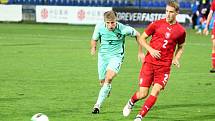 Česká fotbalová devatenáctka (červené dresy) remizovala v přípravném zápase s Portugalskem 0:0.