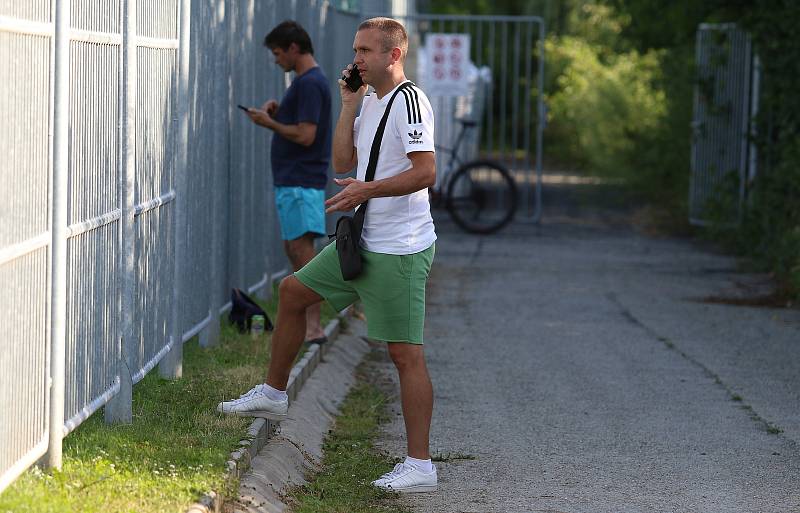 Fotbalisté Zlína (bílé dresy) ve středečním přípravném zápase přehráli druholigový Vyškov 3:0.