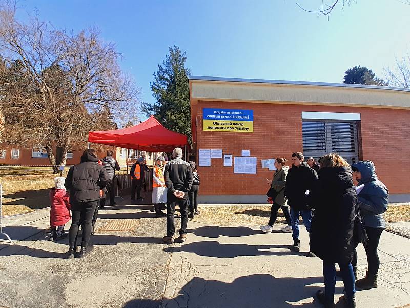 Krajské asistenční centrum pomoci Ukrajině ve Zlíně přijme denně okolo 400 lidí z Ukrajiny, kteří odešli před válkou do Česka. Především ženy a děti.