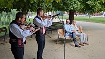 Tradiční, nyní na začátku září jubilejní 10. ročník Dnů slovenské kultury v Luhačovicích se opět těšil velkému zájmu.