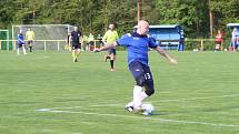 Fotbalisté Mladcové (žluté dresy) v semifinále KFS prohráli s Kateřinicemi 1:3.