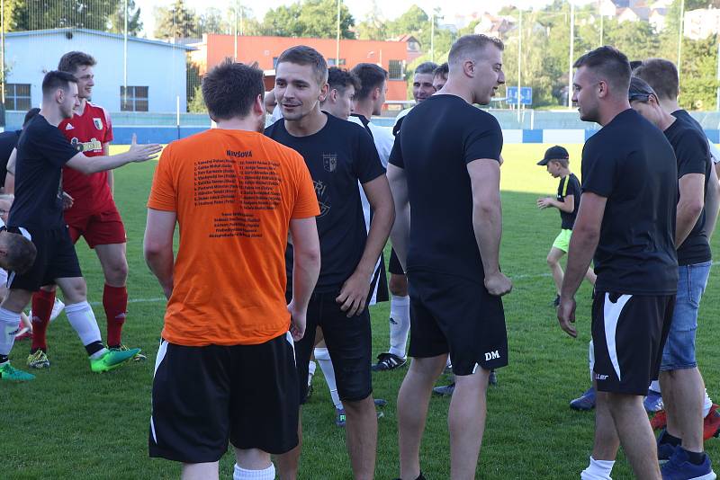 Fotbalisté Slušovic "B" si postupové oslavy nechali na domácí zápas s Potečí.