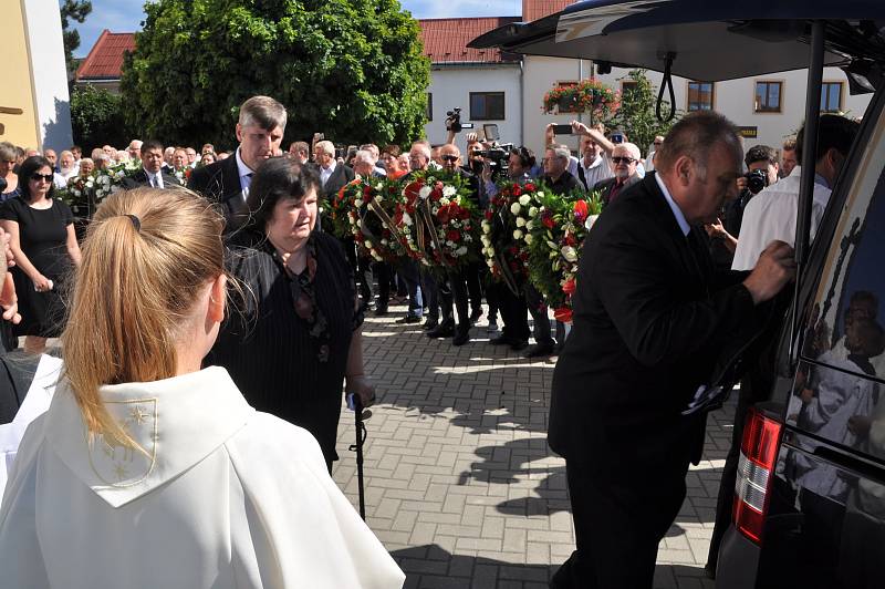 Pohřeb významného moravského agronoma a politika Františka Čuby se konal  v kostele Narození sv. Jana Křtitele ve Slušovicích ve středu 3. července 2019. Na poslední cestě zesnulého doprovodil i prezident Miloš Zeman, který byl jeho dlouholetým přítelem. 