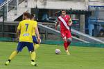 Fotbalisté Zlína B (žluté dresy) v nedělním zápase 29. kole MSFL na Letné remizovali s Frýdkem-Místkem 2:2.