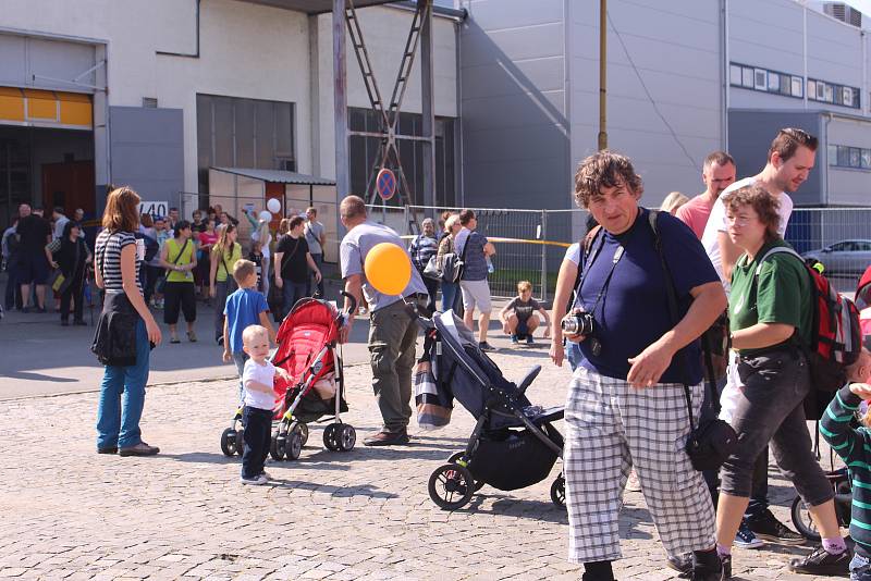 Continental Barum přivítal návštěvníky. Na den otevřených dveří jich přišly tisíce.