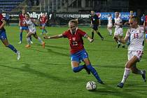 Fotbalistka Slovácka Lucie Jelínková při debutu v ženském národním týmu proti Maďarsku. 