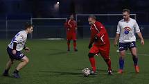 Fotbalisté Veselé (červené dresy) v posledním přípravném zápase přehráli na zlínské Vršavě Malenovice 9:3.