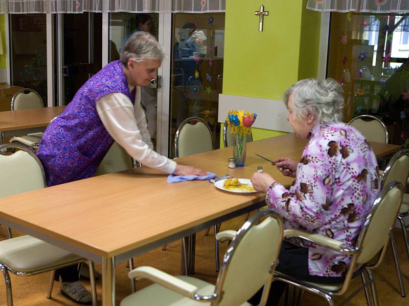 Běžný den v domově pro seniory v obci Loučka na Zlínsku