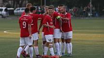 Fotbalisté Uherského Brodu (červené dresy) zvítězili v předkole MOL Cupu nad domácím Baťovem 5:0.