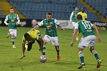 Fotbalisté Zlína (žluté dresy) v 14. kole FORTUNA:LIGY hráli s Jabloncem nerozhodně 0:0.