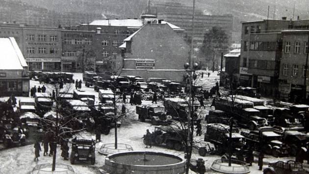 OKUPAČNÍ VOJSKA německého wehrmachtu obsadila zlínské náměstí Míru 15. 3. 1939 po čtrnácté hodině. Představitelé města nepřišli přivítat jejich velitele. 