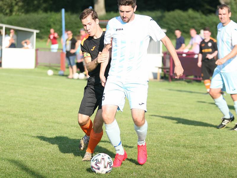 Bezbrankovou remízu přinesl sobotní fotbalový duelu I. B třídy skupiny B v Loukách, kde uhrály Ludkovice (bílo-modří) cenný bod.