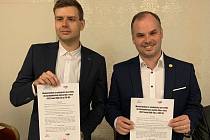 Vojtěch Volf a Roman Václavík stvrdili podpisem memoranda spolupráci KDU-ČSL a TOP 09 v nadcházejících komunálních volbách ve Zlíně.