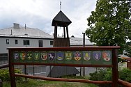Sehradice leží v údolí Horní Olšavy, 7 km od Luhačovic z části v CHKO Bílé Karpaty. Snímek z 2. července 2021.