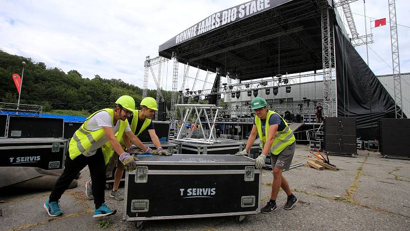 Masters of rock 2019. Stavba pódia a další přípravy