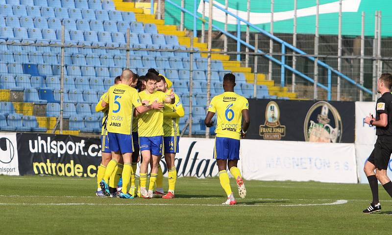 Fotbalisté Zlína (žluté dresy) ve 24. kole FORTUNA:LIGY hostili druhou Plzeň.