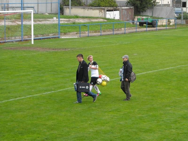 Fotbal ženy: Velké Pavlovice -  Valmez