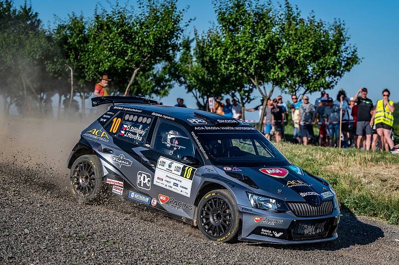 Spokojen  s pátým místem se vrátil z hustopečské rallye kelčský automobilový závodník Dominik Stříteský, jenž pilotuje Škodu Fabii R5.