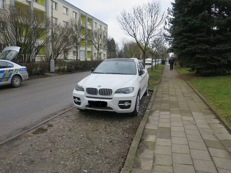 Poškozené BMW