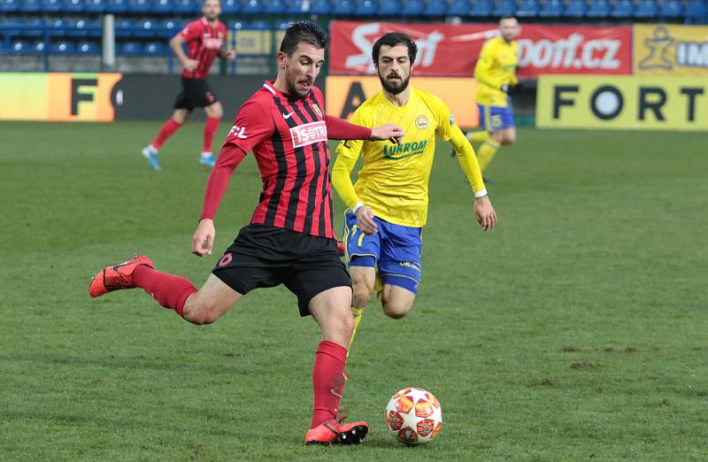 Fotbalisté Zlína (ve žlutých dresech) zakončili dlouhou podzimní části sobotním domácím zápasem s Opavou.