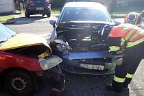 Záchranáři zasahovali u nehody dvou osobních vozů v Napajedlech. 18.6.2022