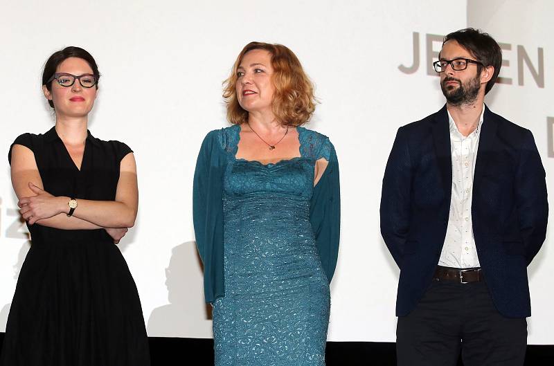 Premiéra filmu Metanol v kině Golden Apple Cinema ve Zlíně.Režisérka Tereza Kopáčová ( uprostřed).