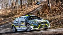 Regionální posádka Erik Cais a Jindřiška Žáková ve voze Fordu Fiesta Rally2 brala v Itálii desáté místo.